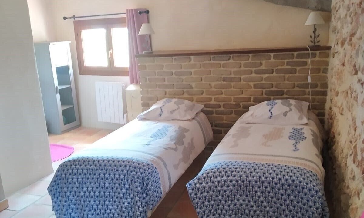 Photo of Bedroom in Montmeyan