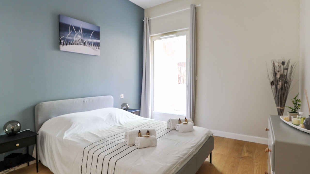 Photo of Bedroom in California - Pezou