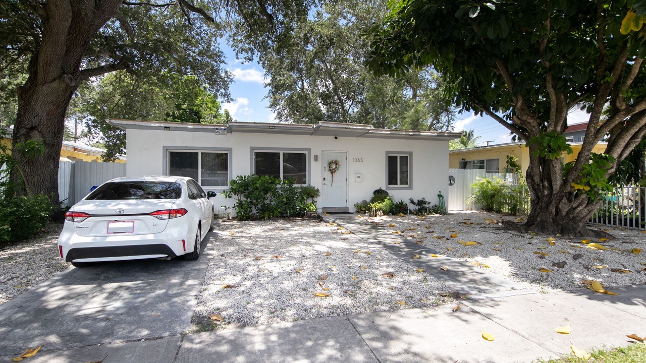 Photo of Outdoor in North Miami Beach
