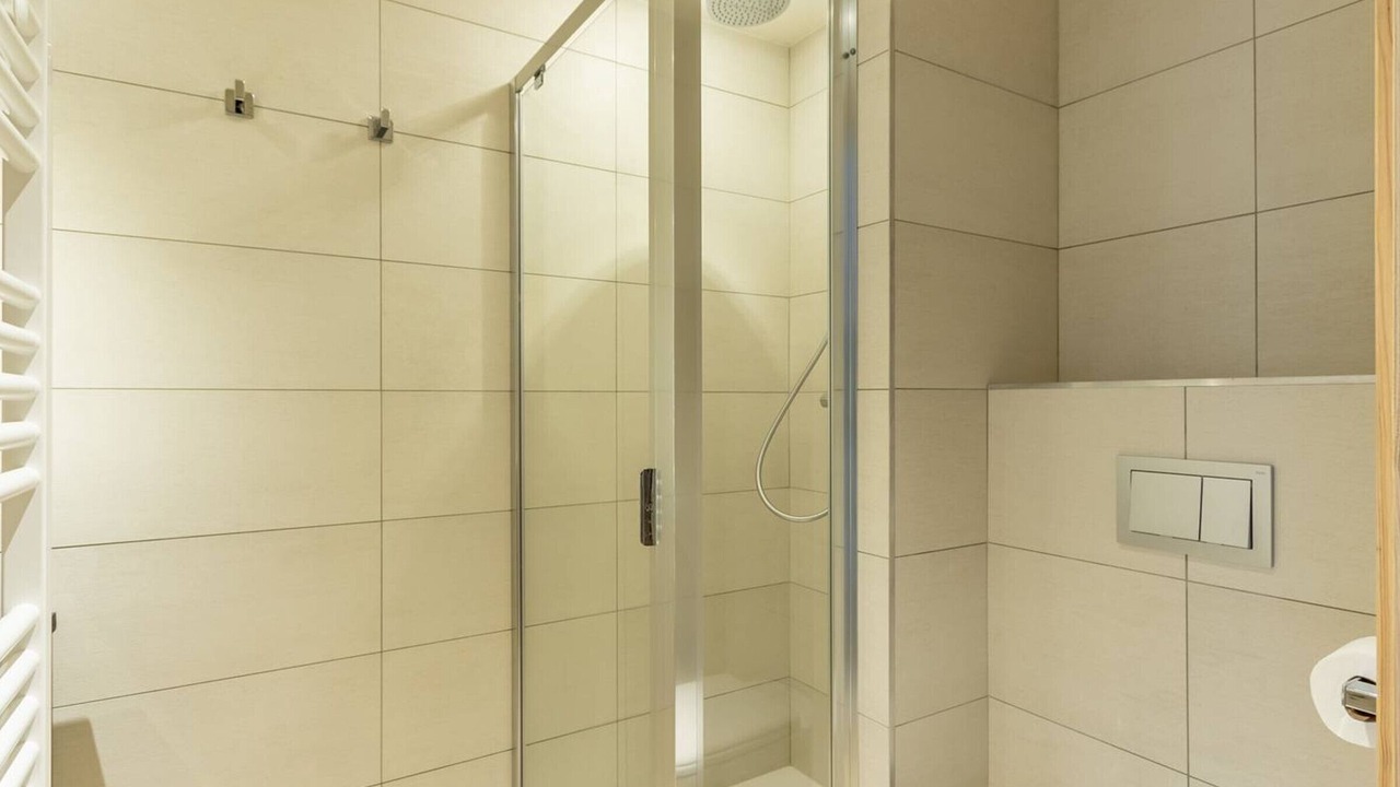Photo of Bathroom in Arc-1600