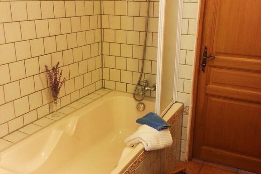 Photo of Bathroom in Crestet