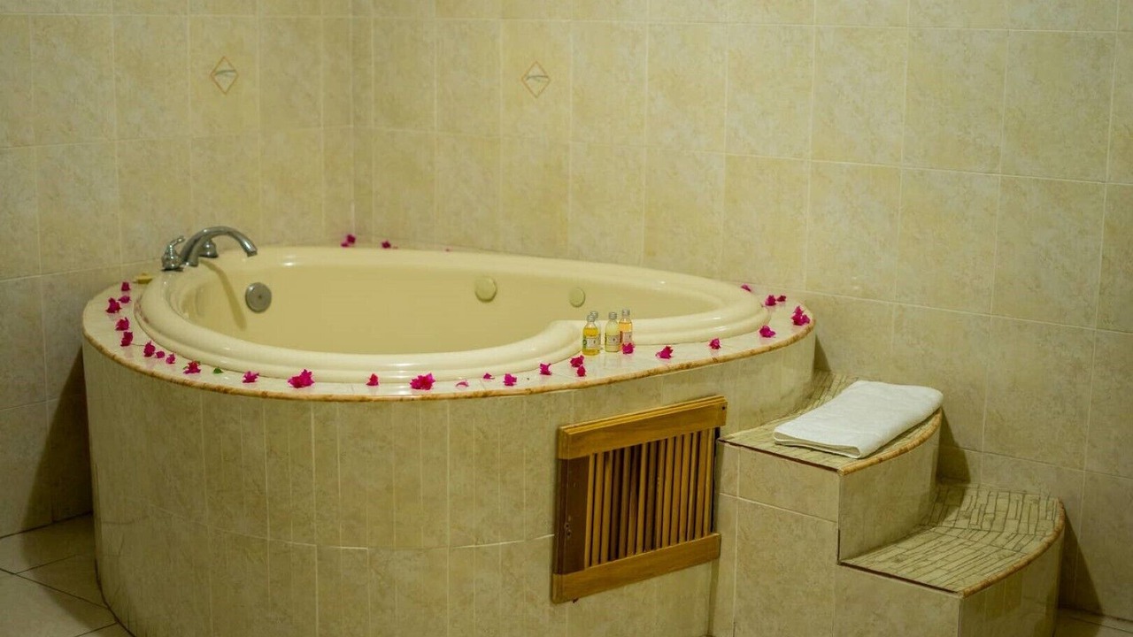 Photo of Bathroom in Runaway Bay
