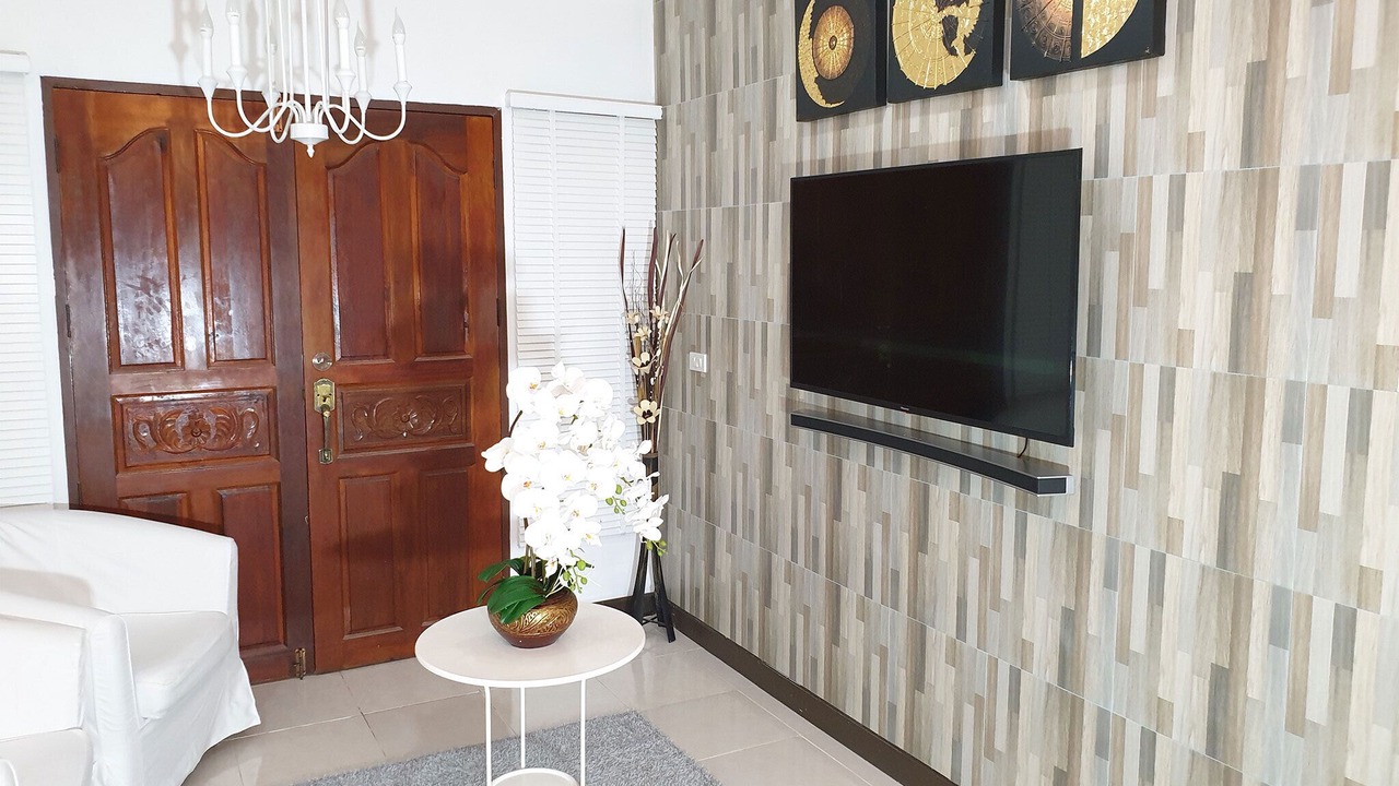 Photo of Livingroom in Nai Harn