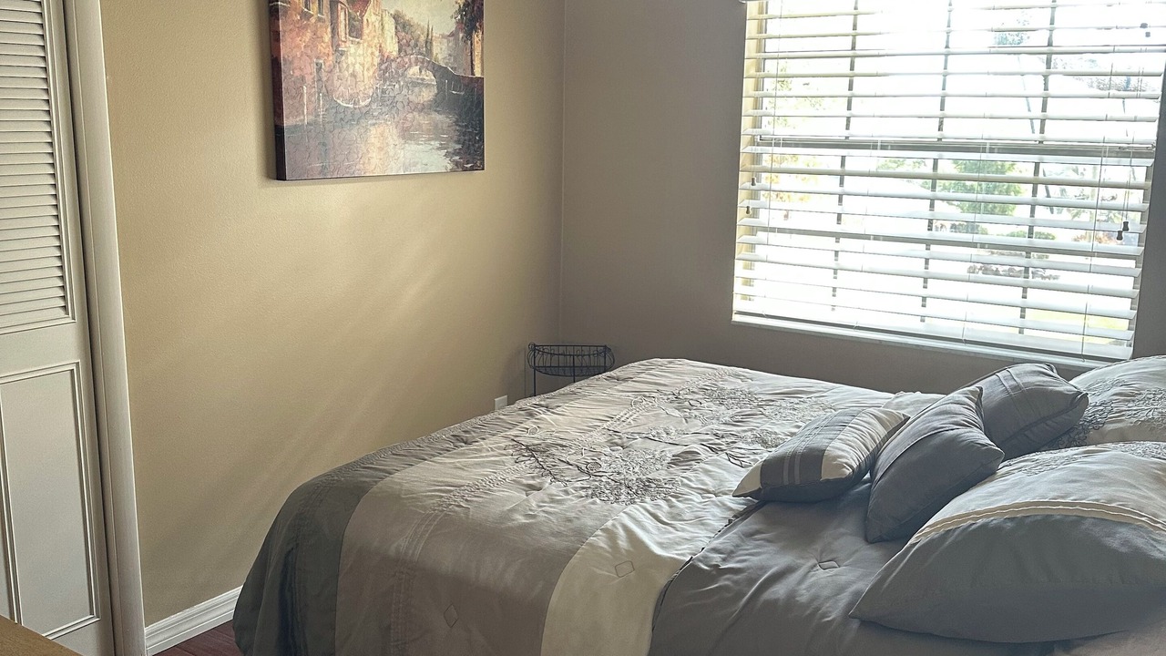 Photo of Bedroom in Cypress Gardens