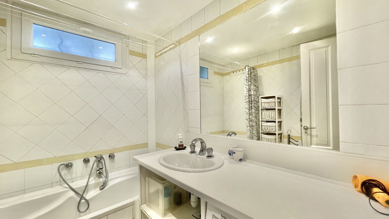 Photo of Bathroom in Cannes