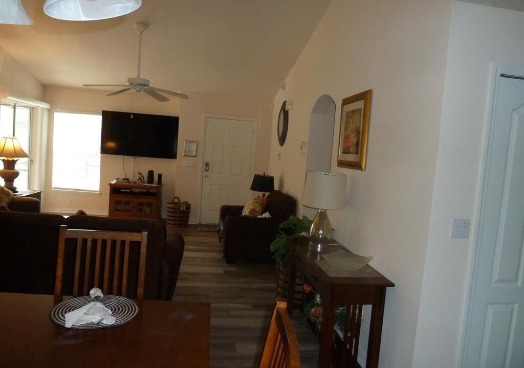 Photo of Livingroom in Sandy Ridge