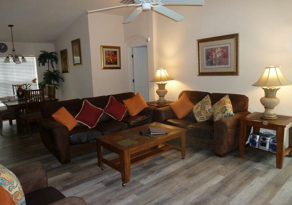 Photo of Livingroom in Sandy Ridge