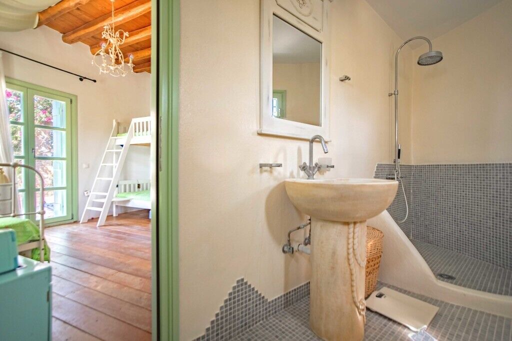 Photo of Bathroom in Plaka