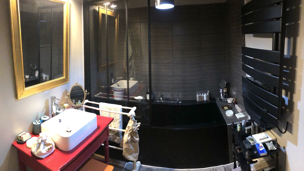 Photo of Bathroom in Saint-Symphorien-de-Mahun
