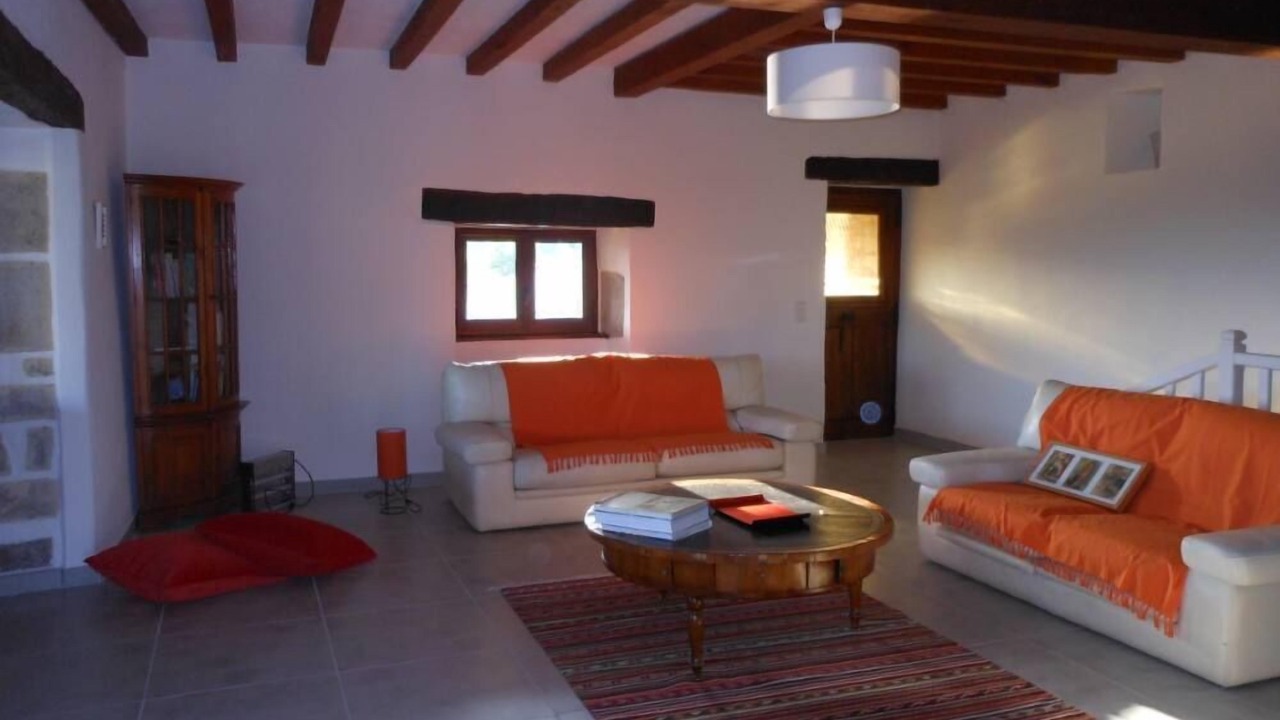 Photo of Livingroom in Saint Alban Auriolles