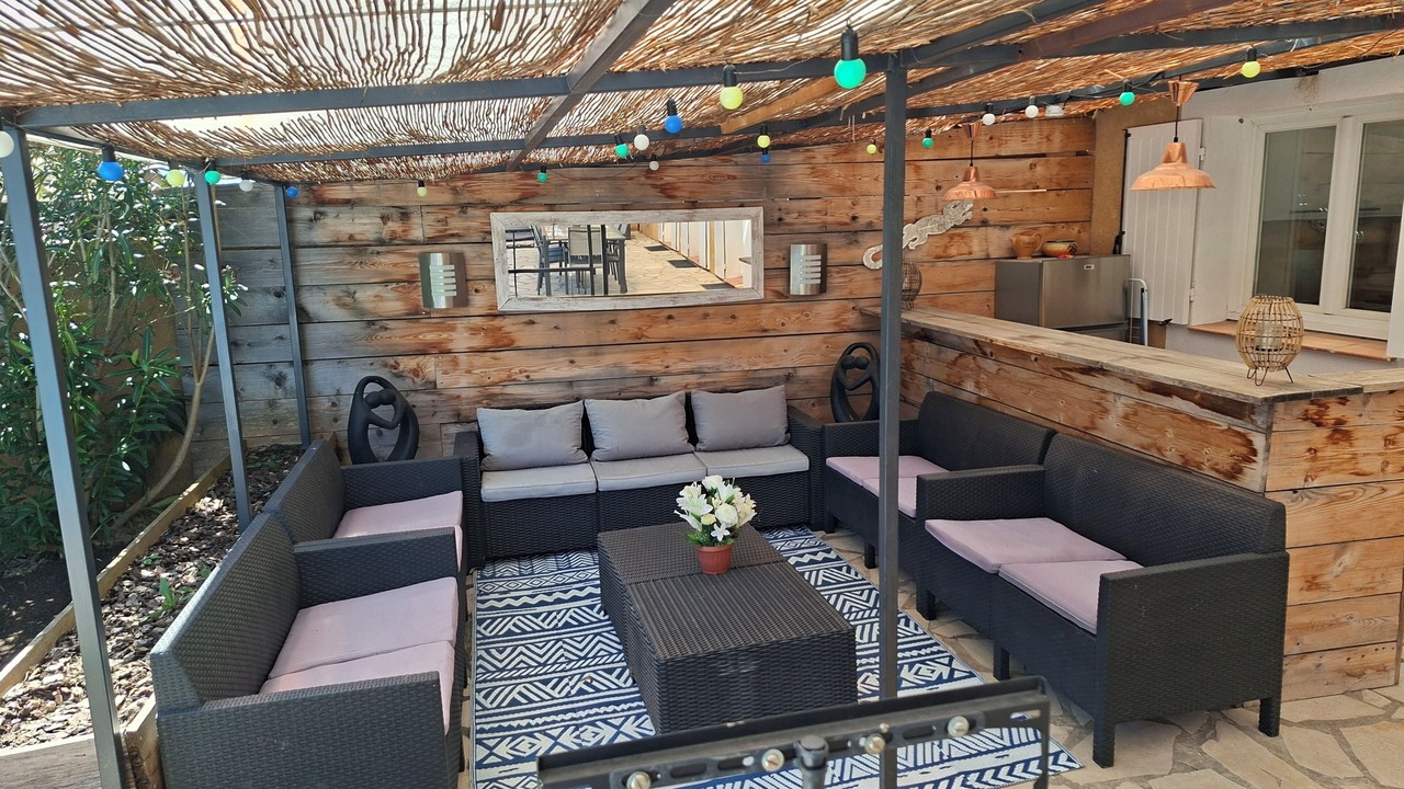 Photo of Patio Balcony in Regusse