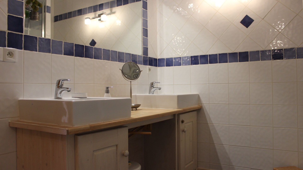 Photo of Bathroom in Saint-Marcel