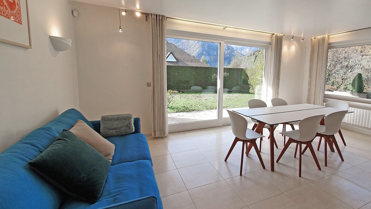 Photo of Livingroom in Thones