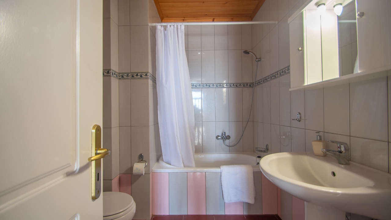 Photo of Bathroom in Lithakia