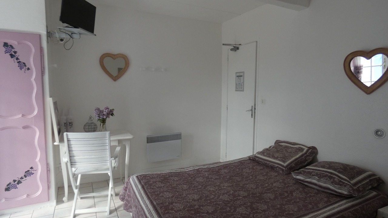 Photo of Bedroom in Grillon
