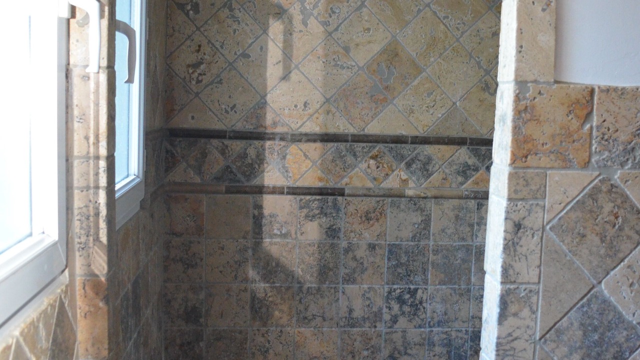 Photo of Bathroom in Flayosc