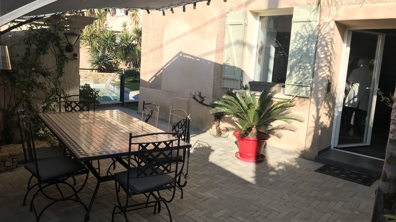 Photo of Outdoor in Cuers