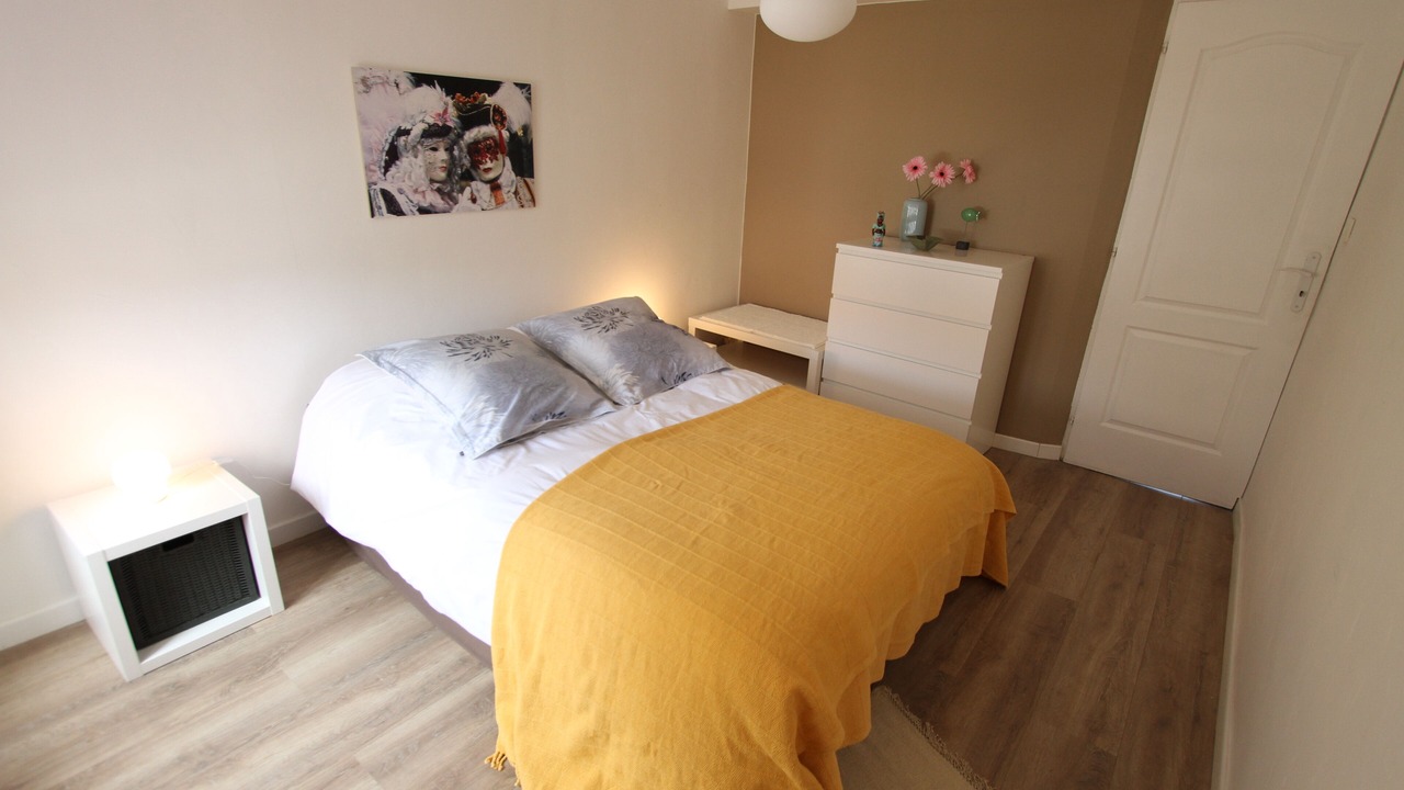 Photo of Bedroom in Cuers