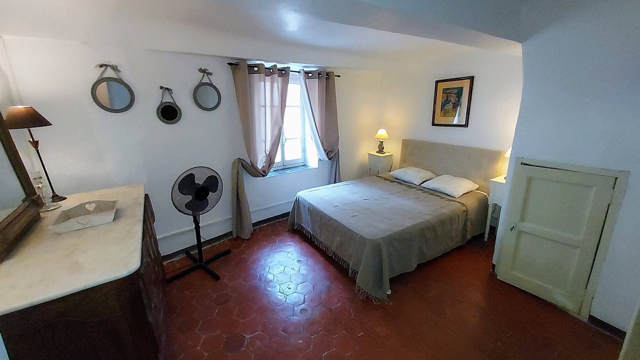 Photo of Bedroom in Regusse