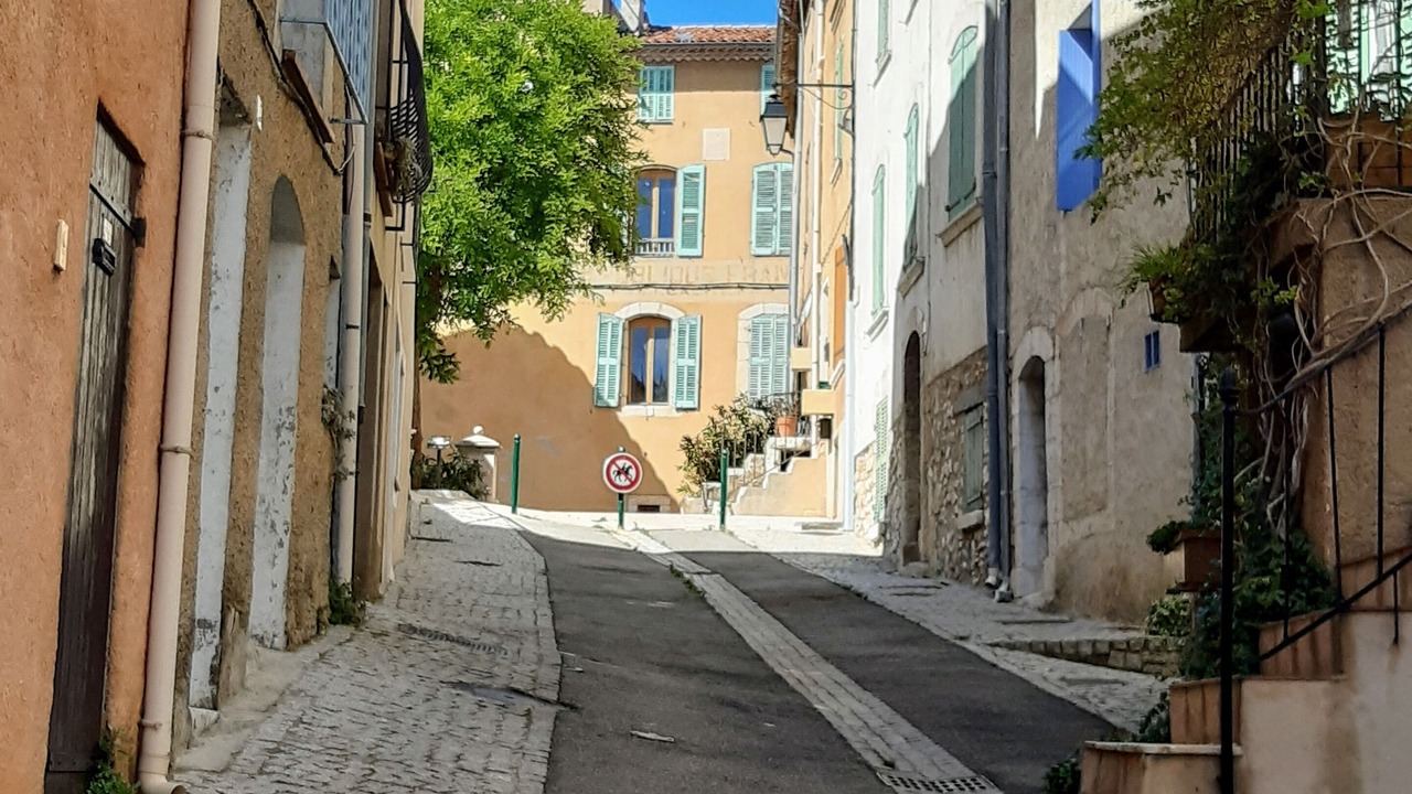 Photo of Outdoor in Regusse