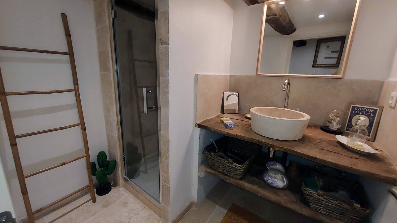 Photo of Bathroom in Regusse