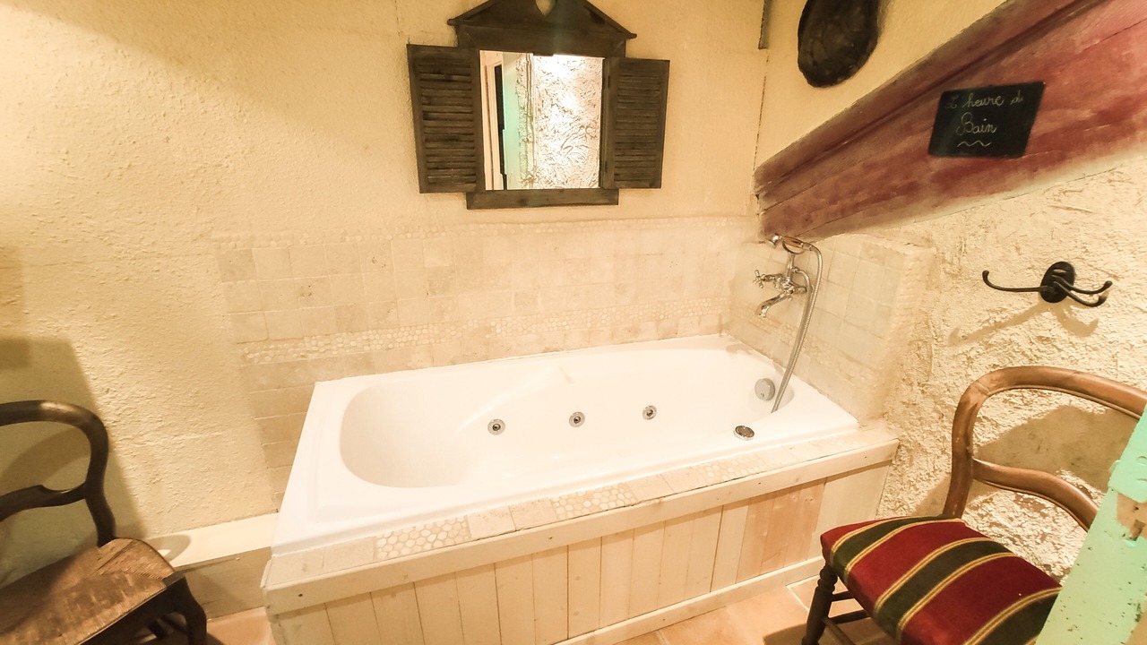 Photo of Bathroom in Besse-en-Chandesse