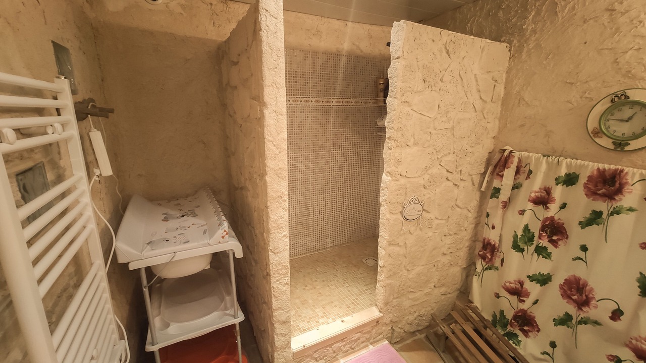 Photo of Bathroom in Besse-en-Chandesse