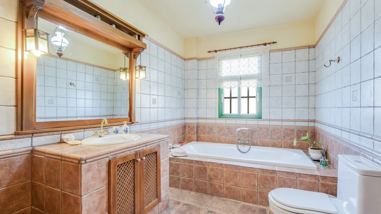 Photo of Bathroom in Chio