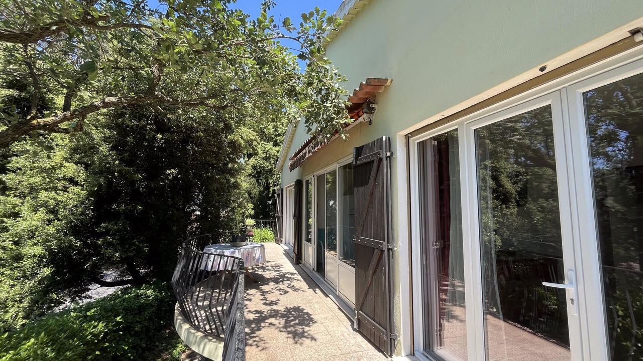 Photo of Patio Balcony in Taradeau