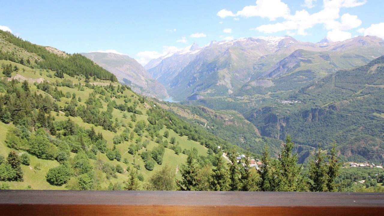 Photo of Outdoor in Auris