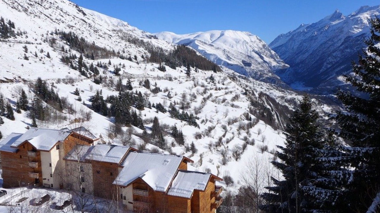 Photo of Outdoor in Auris