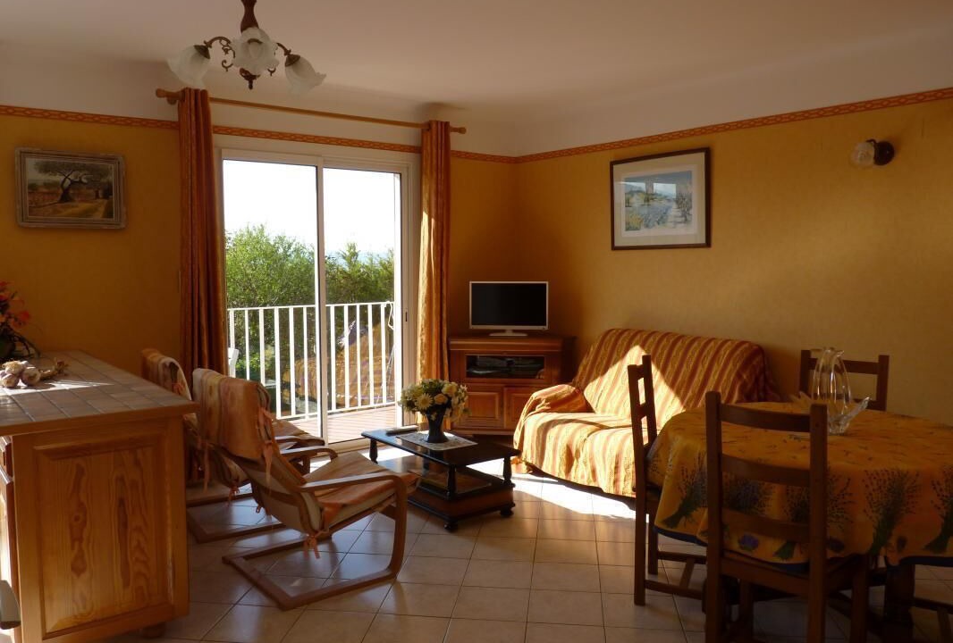 Photo of Livingroom in Puget-Ville