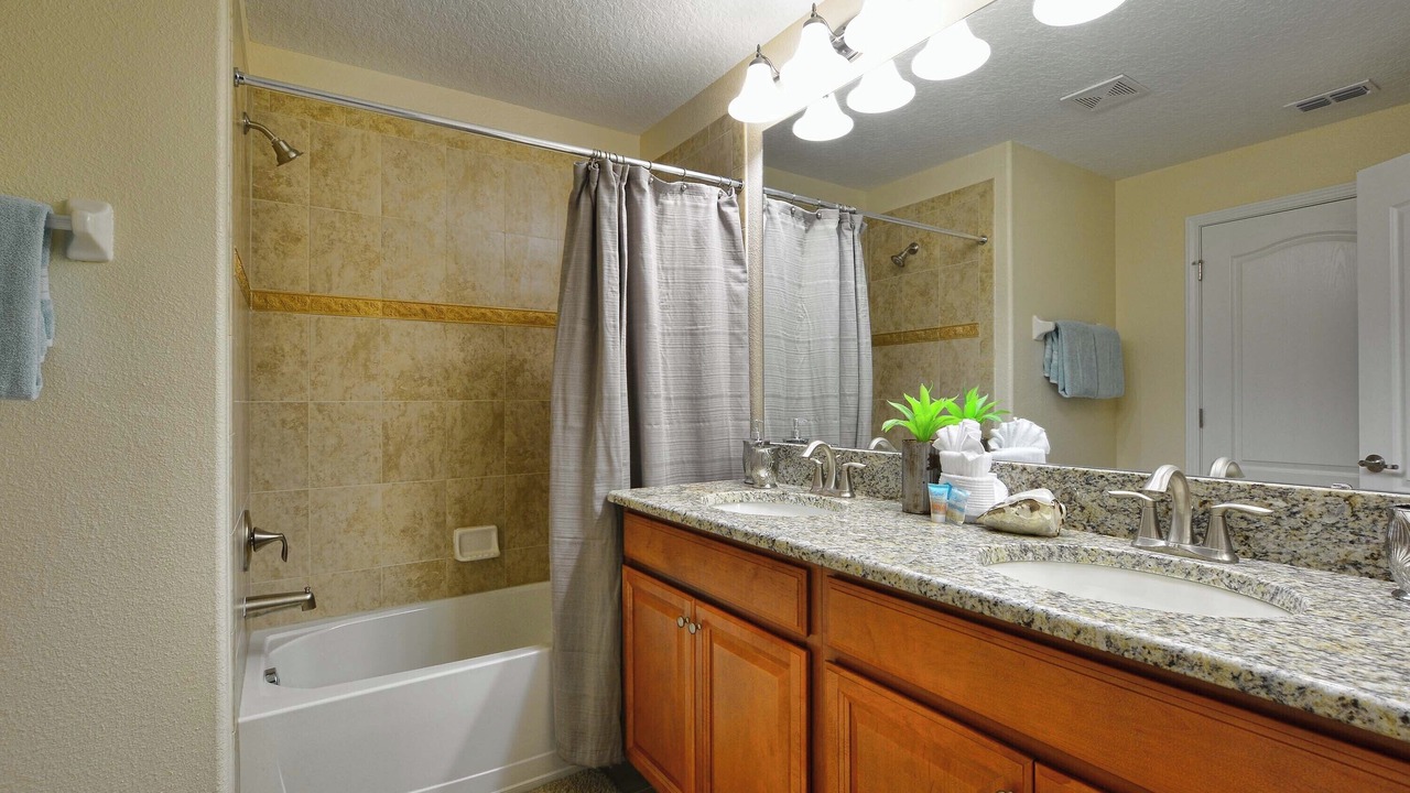 Photo of Bathroom in Lindfields