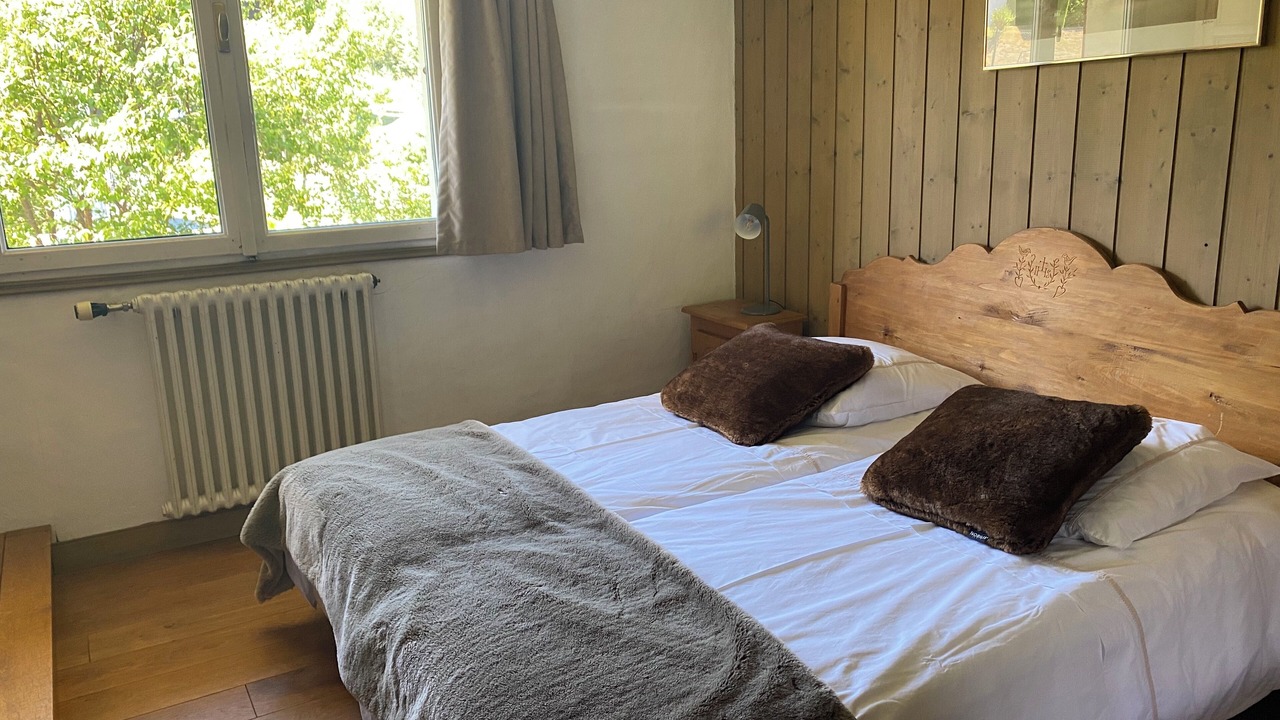 Photo of Bedroom in Demi-Quartier