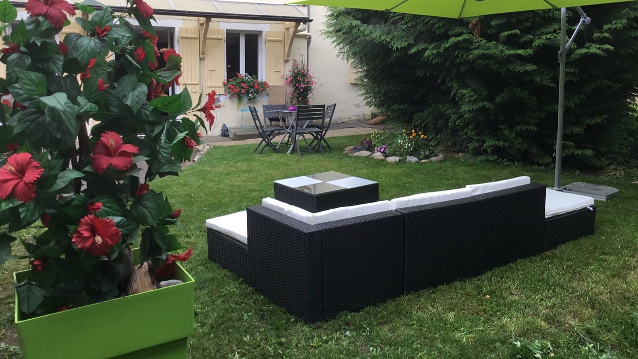 Photo of Patio Balcony in Thones