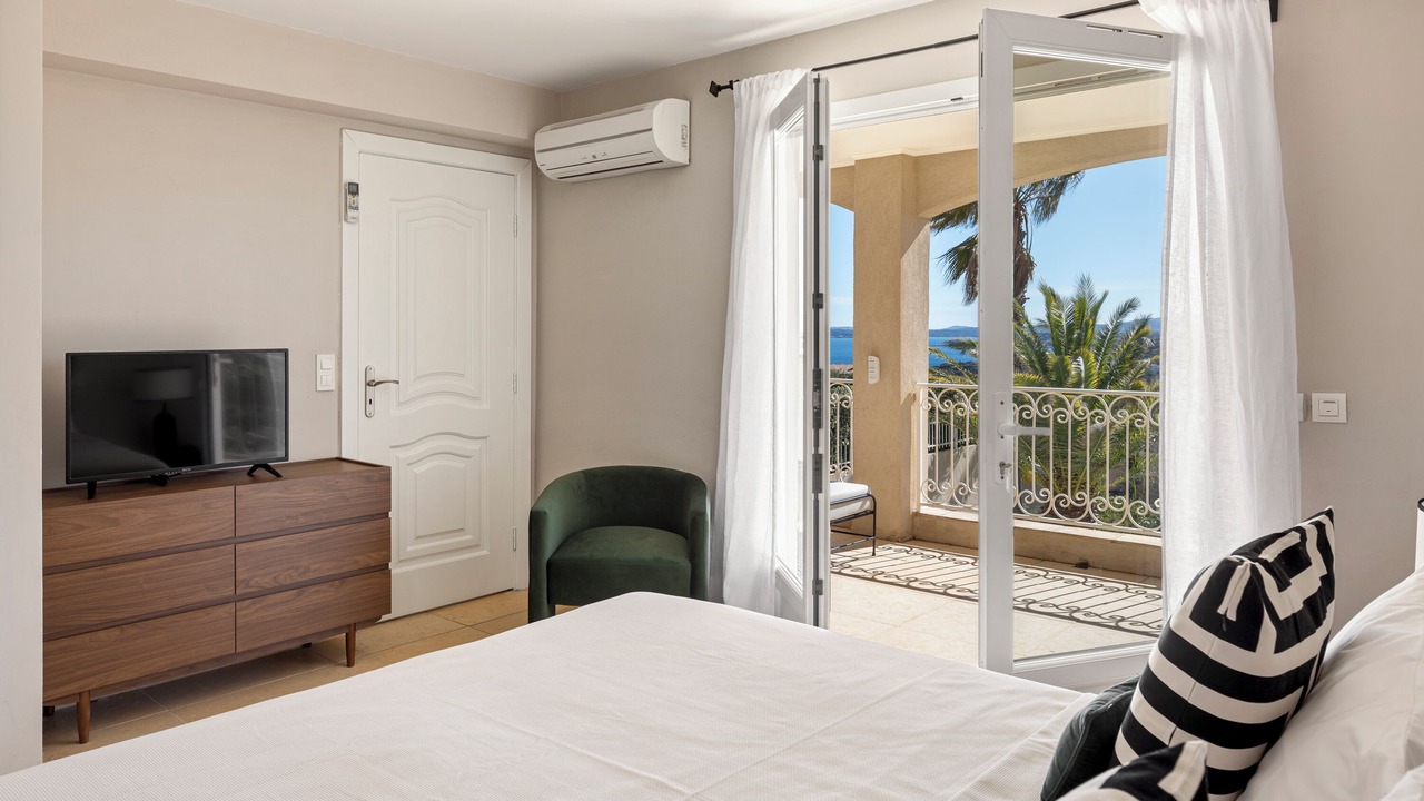 Photo of Bedroom in Les Issambres
