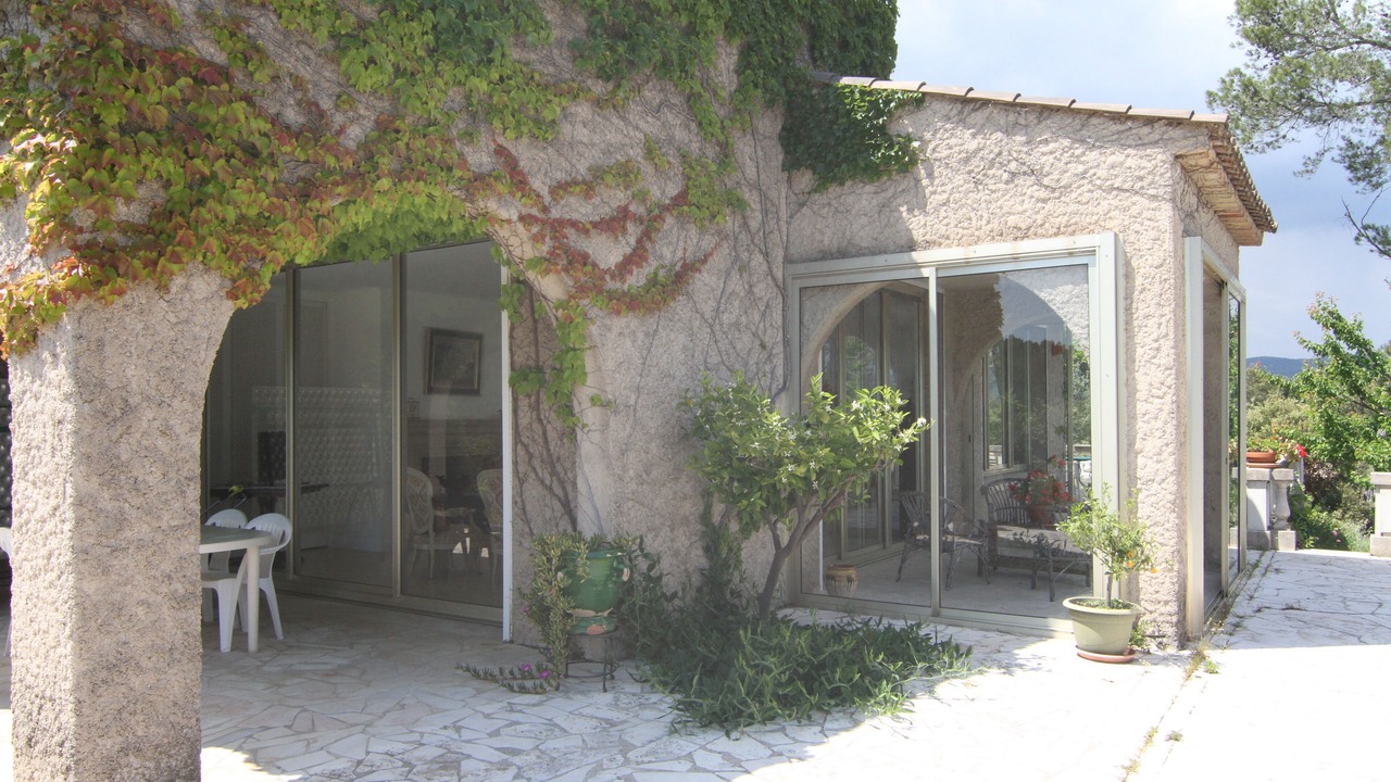 Photo of Patio Balcony in Trans-en-Provence