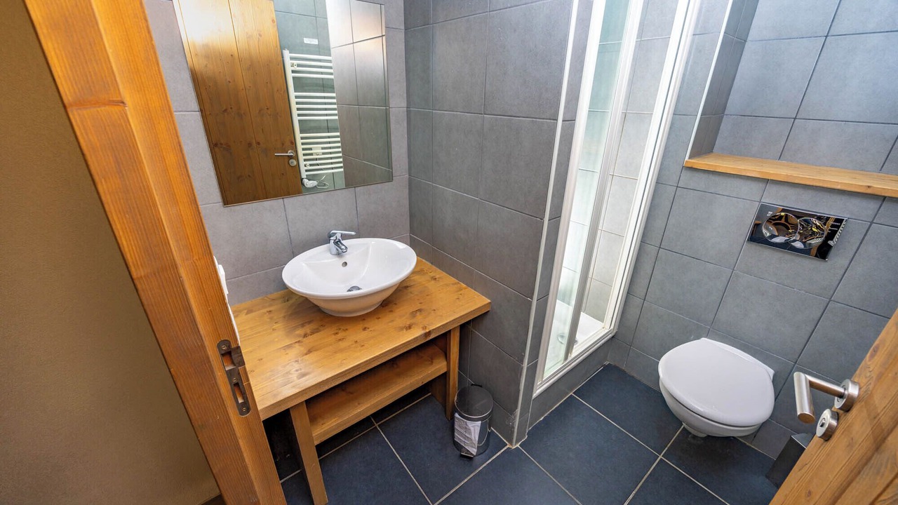 Photo of Bathroom in Arc-1600