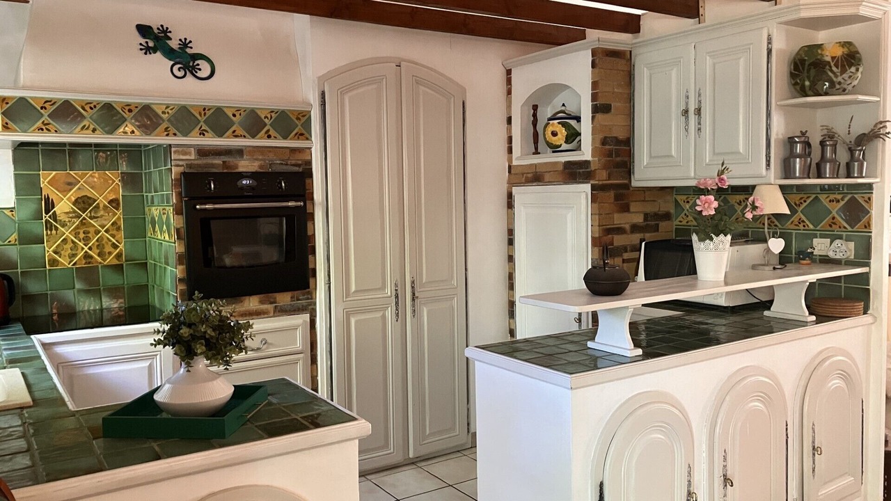 Photo of Kitchen in La Roquebrussanne