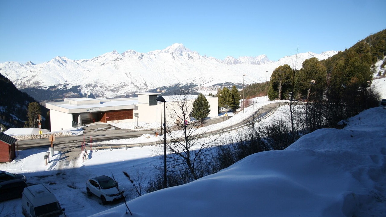 Photo of Outdoor in Arc-2000