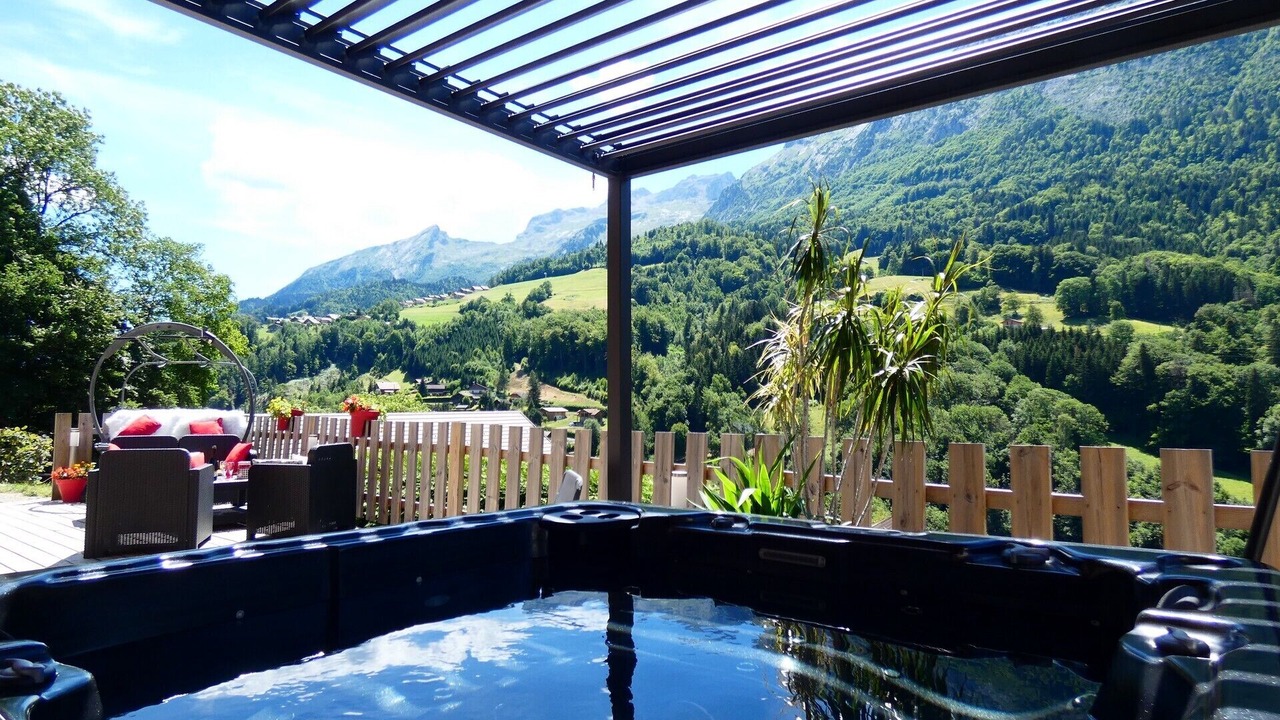 Photo of Outdoor in Thones