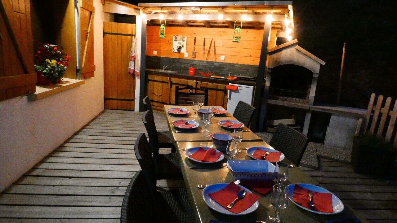 Photo of Outdoor in Thones