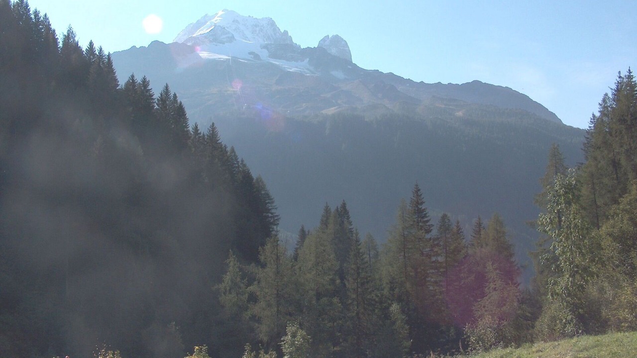 Photo of Others in Le Tour