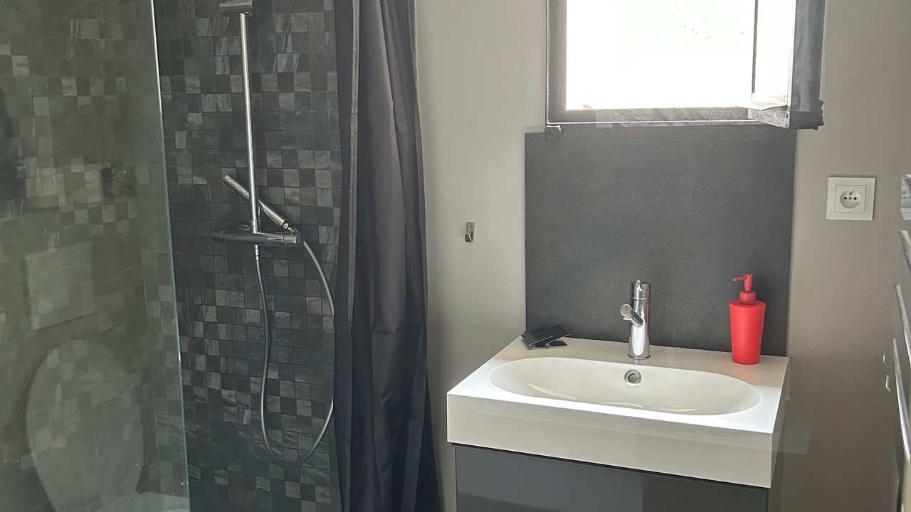 Photo of Bathroom in Saint-Marc-Jaumegarde