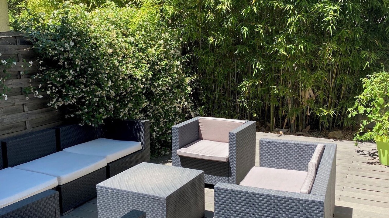 Photo of Patio Balcony in Saint-Marc-Jaumegarde