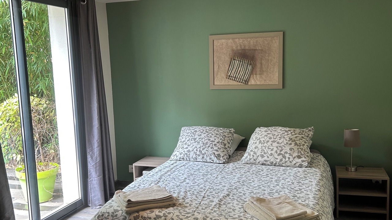 Photo of Bedroom in Saint-Marc-Jaumegarde