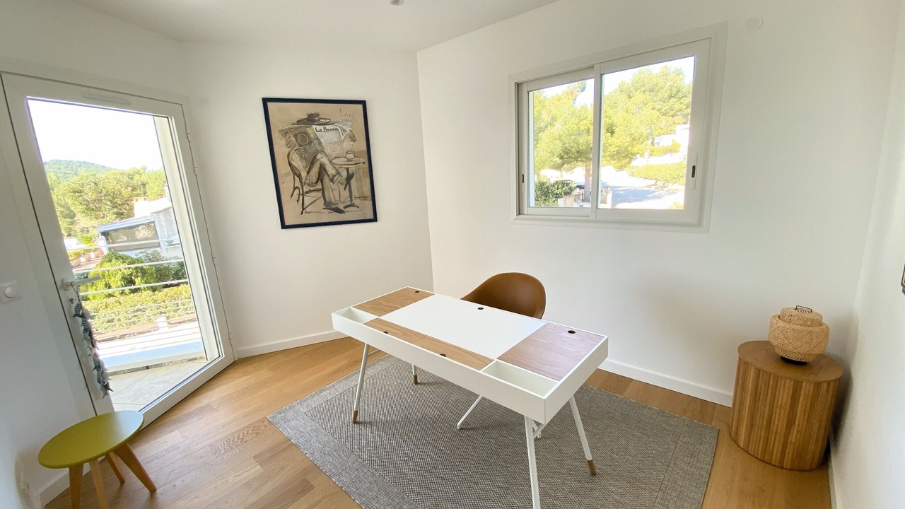 Photo of Bedroom in Saint-Cyr-sur-Mer