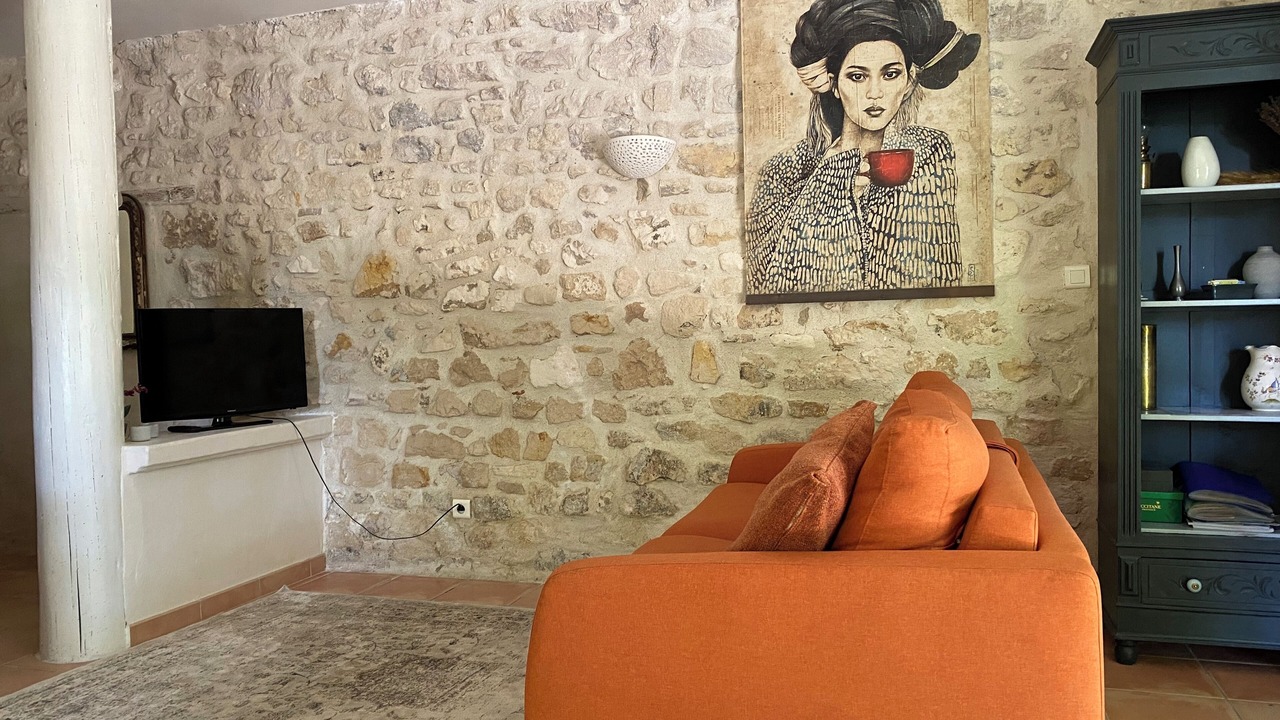 Photo of Livingroom in Velleron