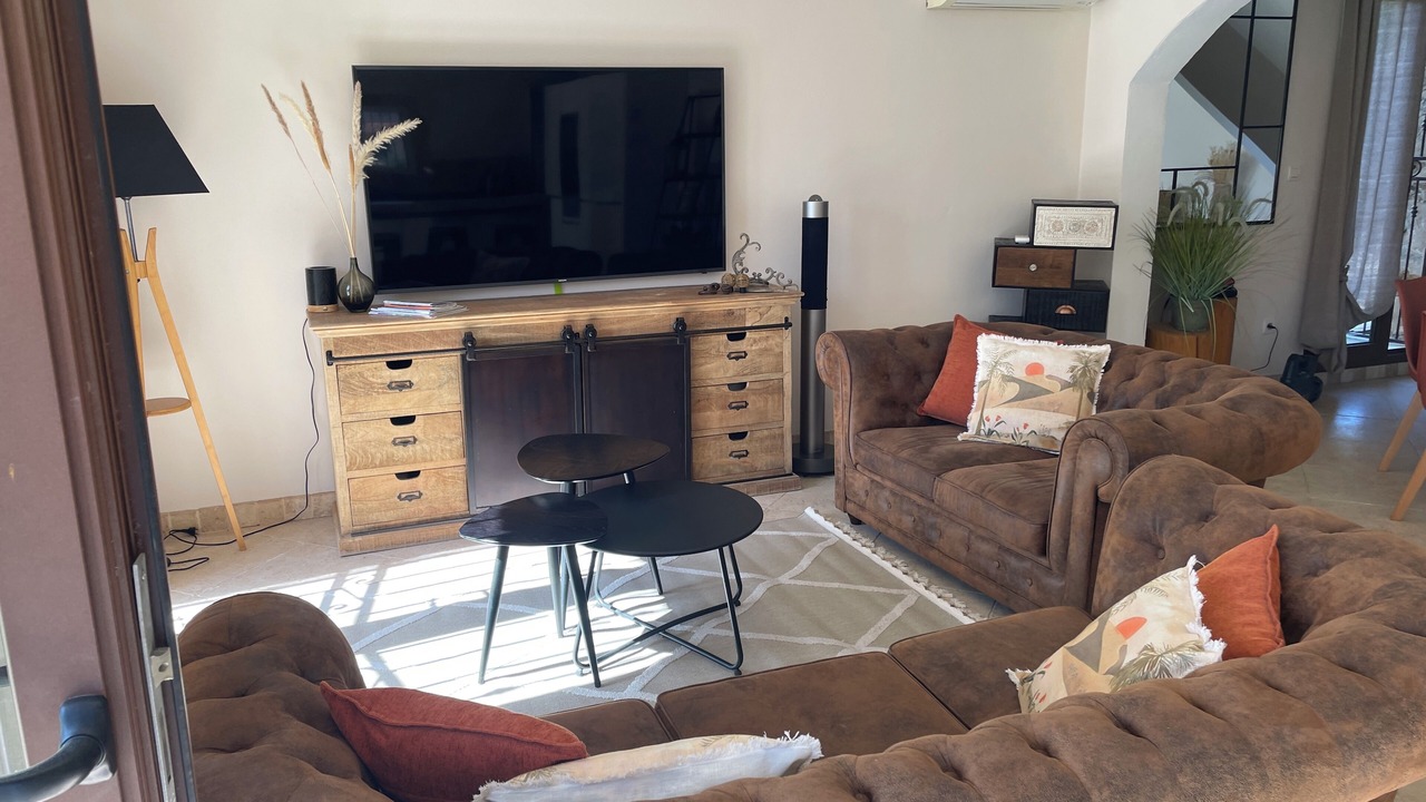 Photo of Livingroom in Ampus