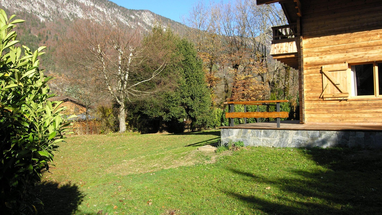 Photo of Outdoor in Thones